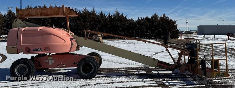 image for item FB0637 JLG 400S boom lift