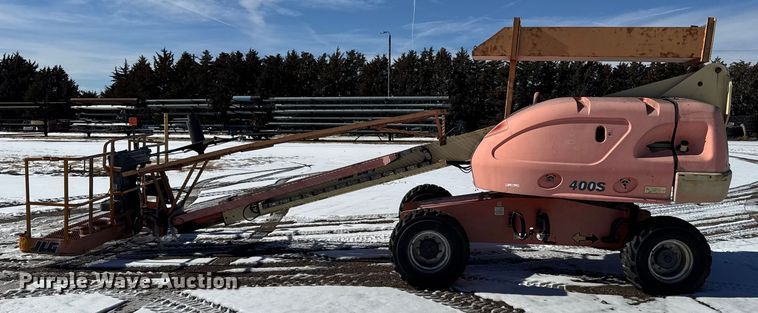 image for item FB0637 JLG 400S boom lift