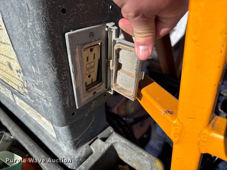 image for item FB0637 JLG 400S boom lift