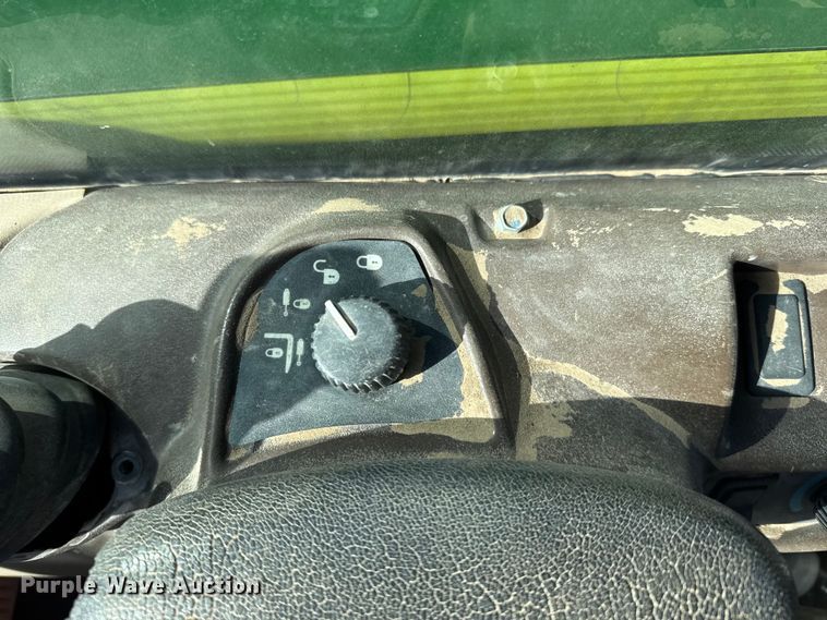 image for item FB0643 2002 John Deere 3400 telehandler