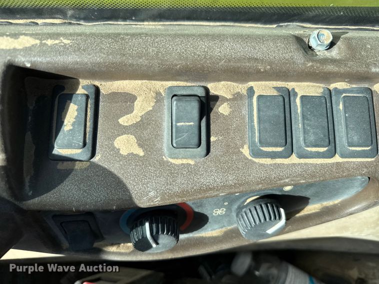 image for item FB0643 2002 John Deere 3400 telehandler