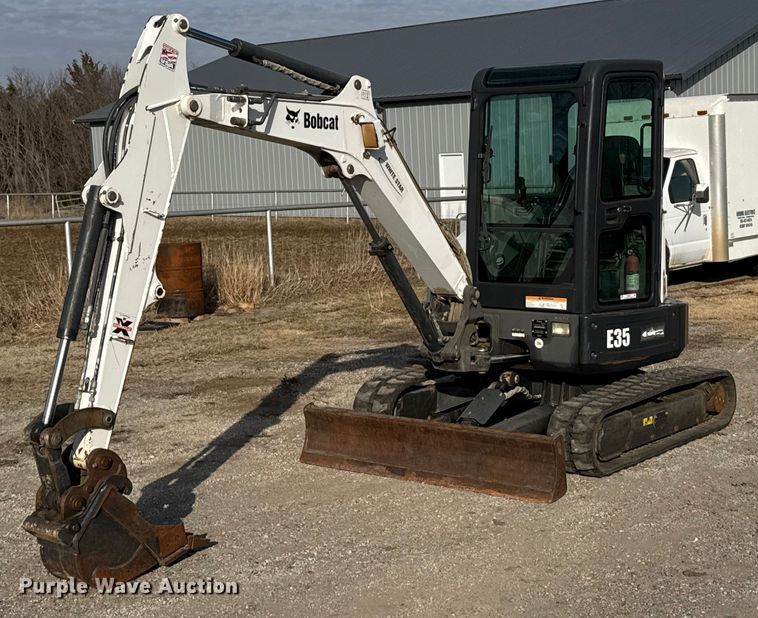 image for item FB0805 2012 Bobcat E35 mini excavator