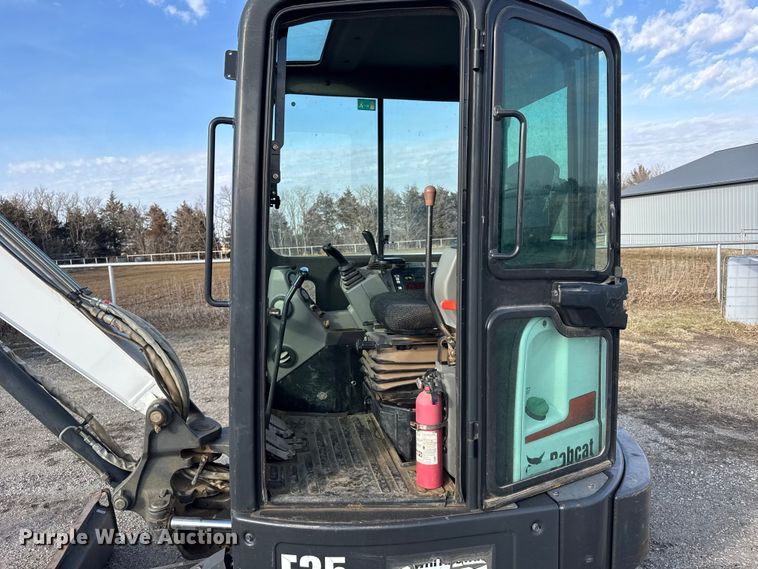 image for item FB0805 2012 Bobcat E35 mini excavator