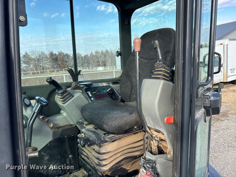 image for item FB0805 2012 Bobcat E35 mini excavator