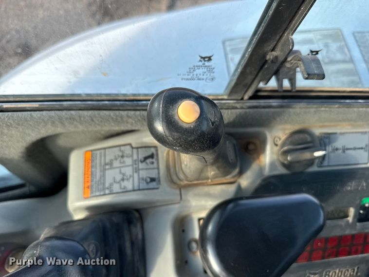 image for item FB0805 2012 Bobcat E35 mini excavator