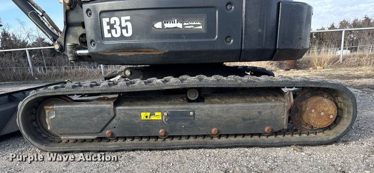 image for item FB0805 2012 Bobcat E35 mini excavator