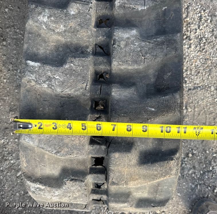 image for item FB0805 2012 Bobcat E35 mini excavator