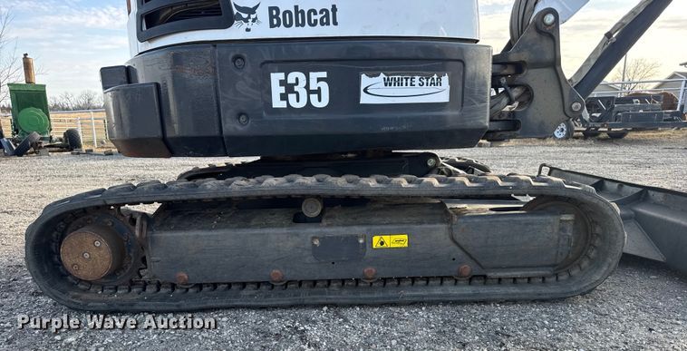 image for item FB0805 2012 Bobcat E35 mini excavator