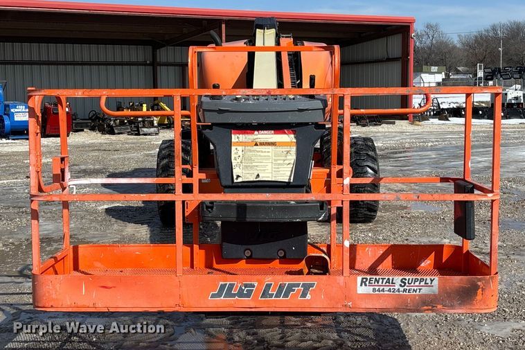 image for item FB2972 2003 JLG 600S boom lift