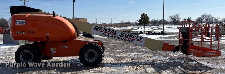 image for item FB2972 2003 JLG 600S boom lift