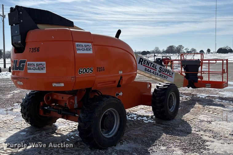image for item FB2972 2003 JLG 600S boom lift