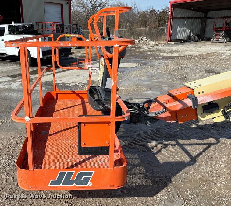 image for item FB2972 2003 JLG 600S boom lift