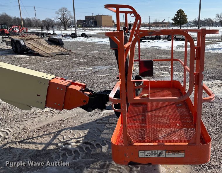 image for item FB2972 2003 JLG 600S boom lift