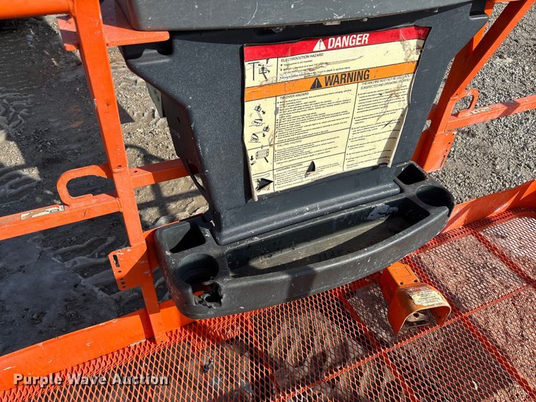 image for item FB2972 2003 JLG 600S boom lift