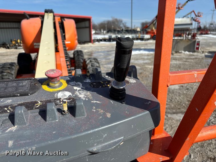 image for item FB2972 2003 JLG 600S boom lift