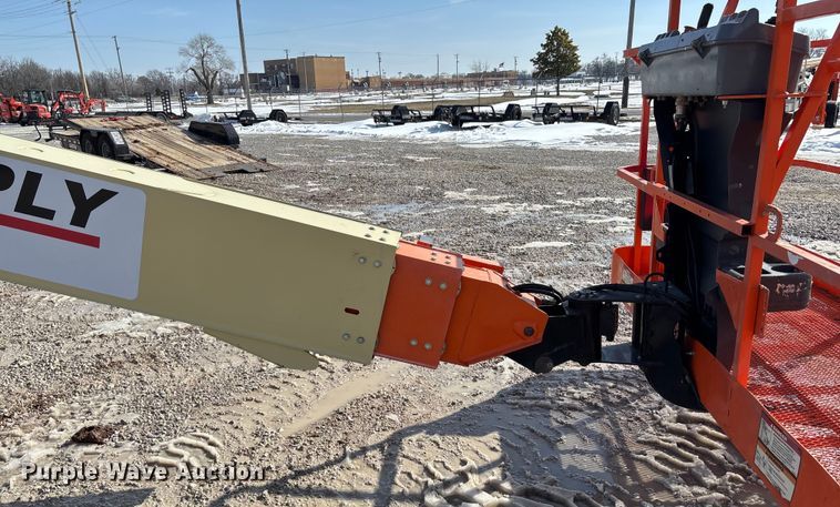 image for item FB2972 2003 JLG 600S boom lift