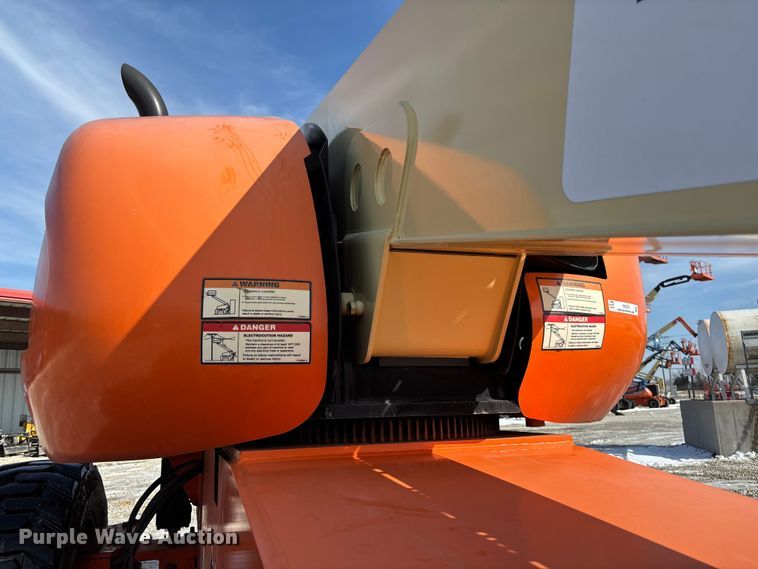 image for item FB2972 2003 JLG 600S boom lift