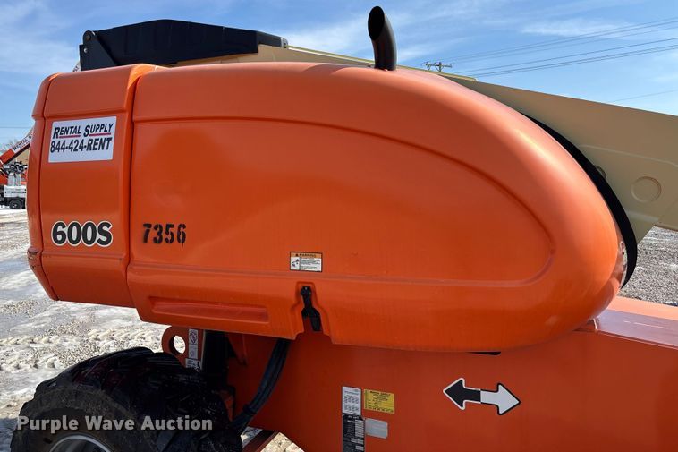 image for item FB2972 2003 JLG 600S boom lift