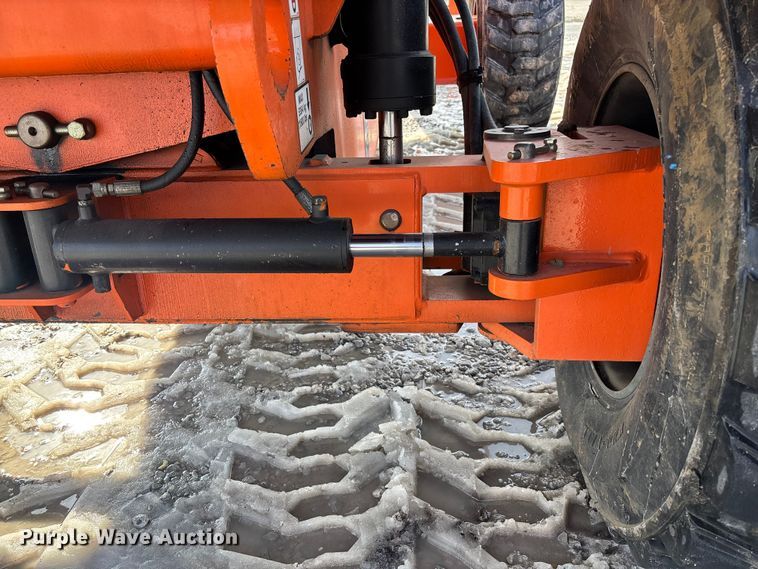 image for item FB2972 2003 JLG 600S boom lift