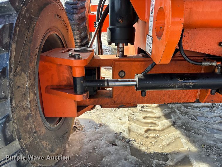 image for item FB2972 2003 JLG 600S boom lift