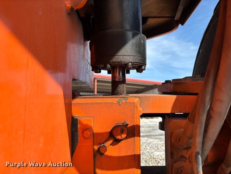 image for item FB2972 2003 JLG 600S boom lift