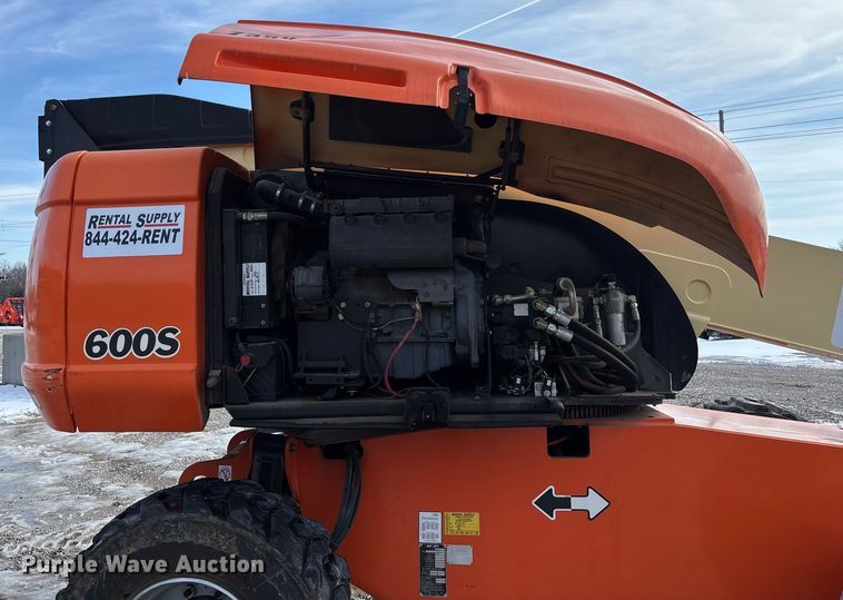 image for item FB2972 2003 JLG 600S boom lift
