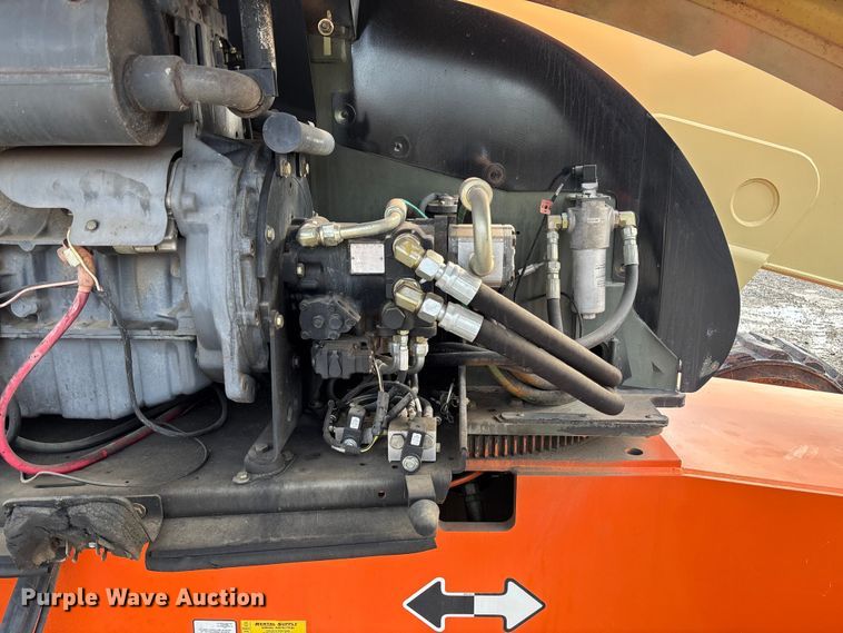 image for item FB2972 2003 JLG 600S boom lift