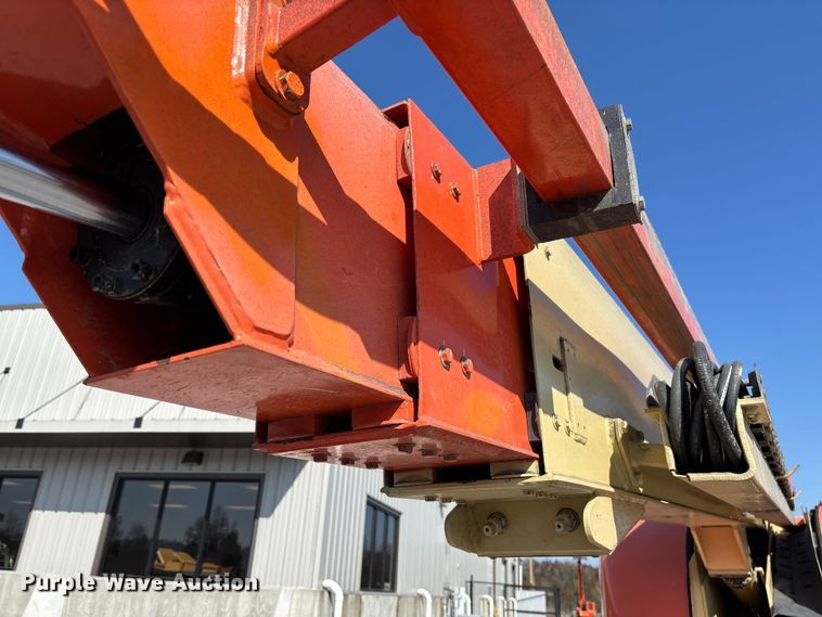 image for item FB2974 2007 JLG 600SJ boom lift
