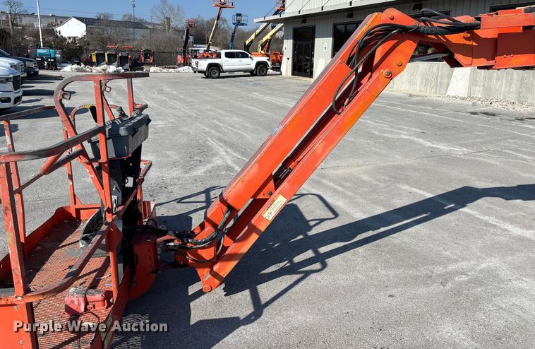 image for item FB2974 2007 JLG 600SJ boom lift