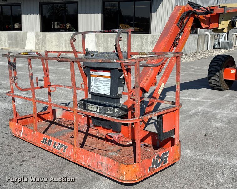 image for item FB2974 2007 JLG 600SJ boom lift