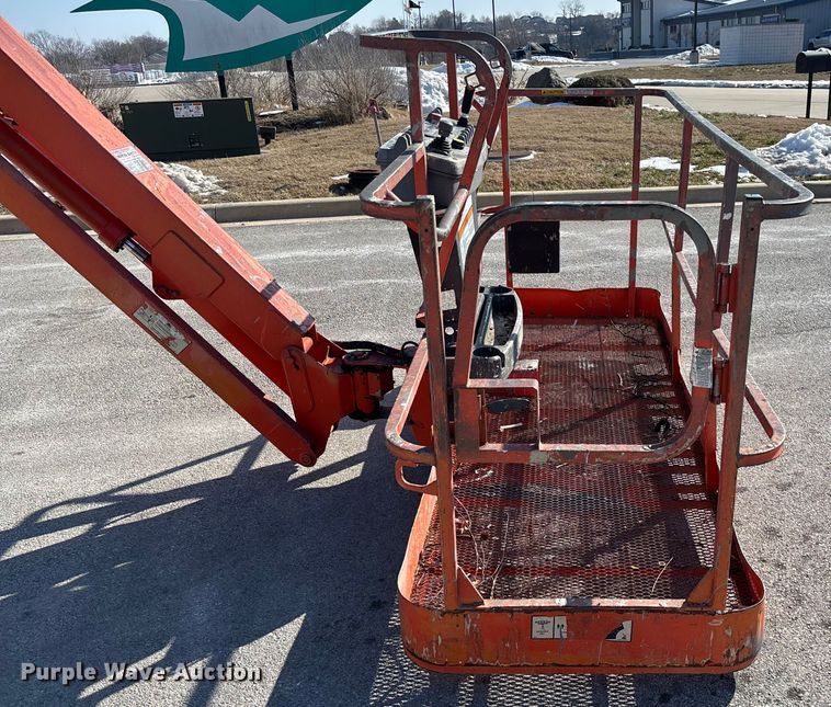image for item FB2974 2007 JLG 600SJ boom lift