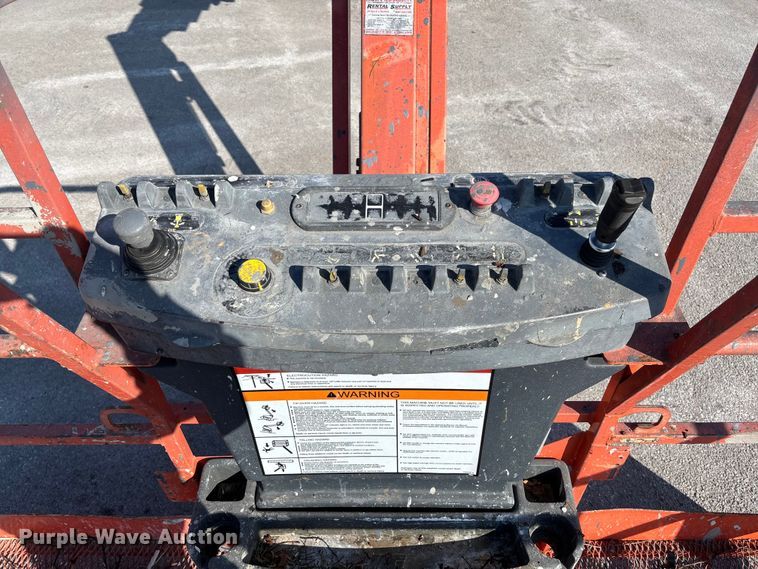 image for item FB2974 2007 JLG 600SJ boom lift