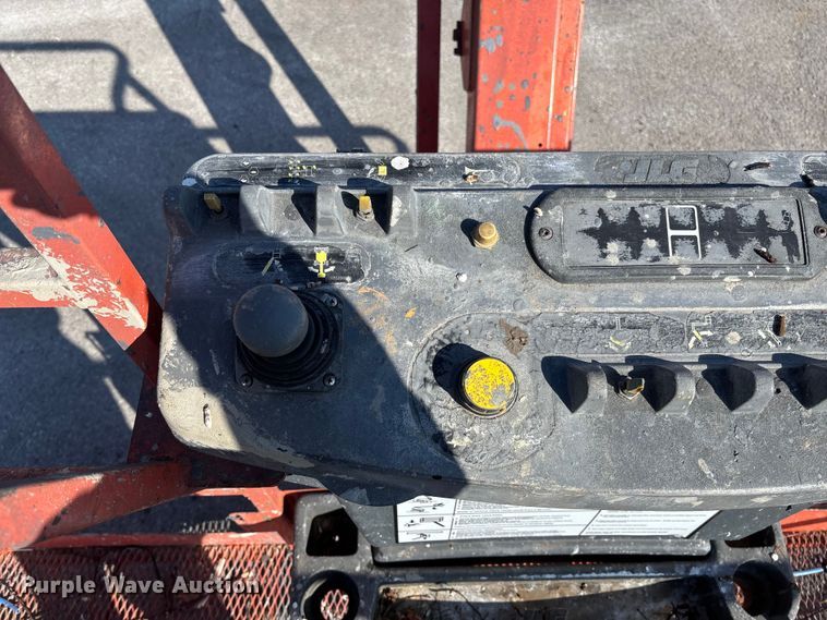 image for item FB2974 2007 JLG 600SJ boom lift