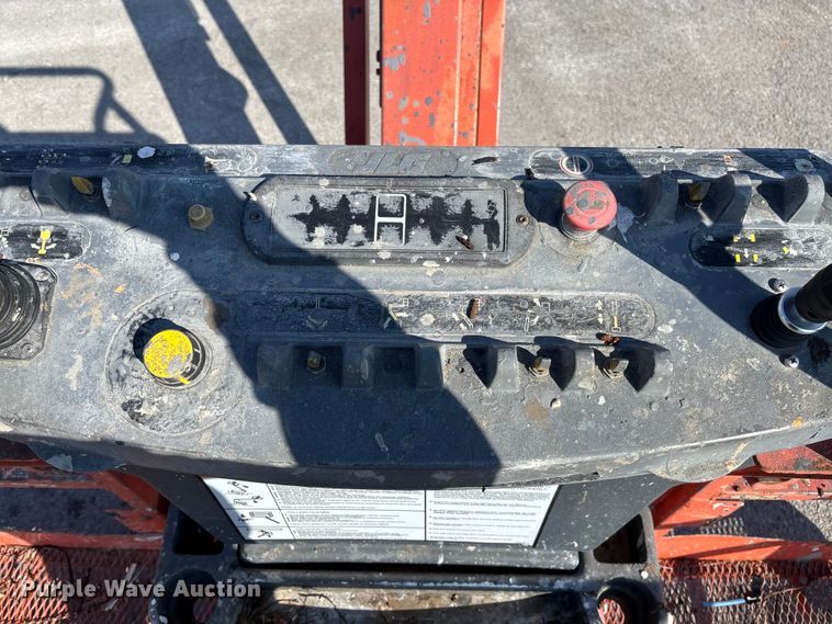 image for item FB2974 2007 JLG 600SJ boom lift