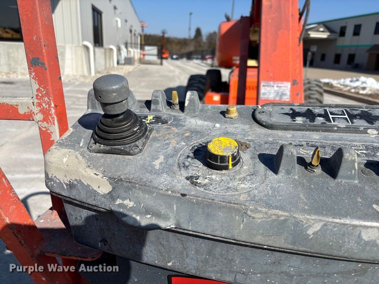 image for item FB2974 2007 JLG 600SJ boom lift