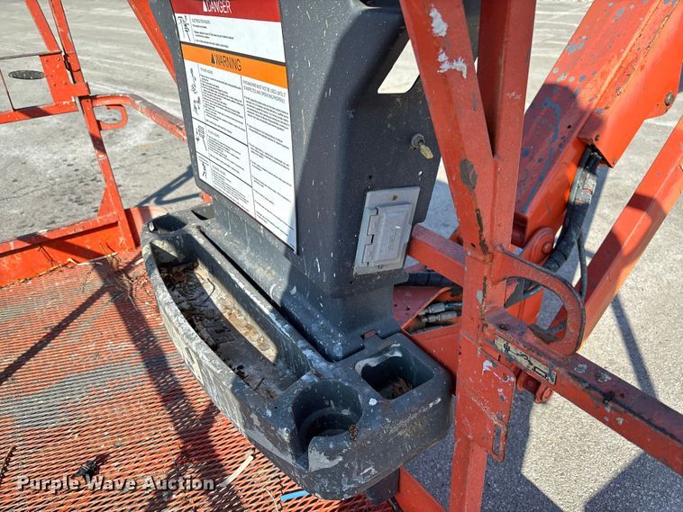 image for item FB2974 2007 JLG 600SJ boom lift