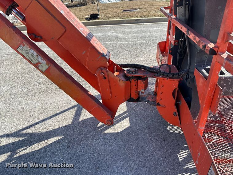 image for item FB2974 2007 JLG 600SJ boom lift