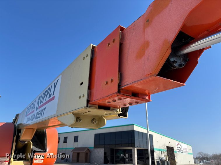 image for item FB2974 2007 JLG 600SJ boom lift