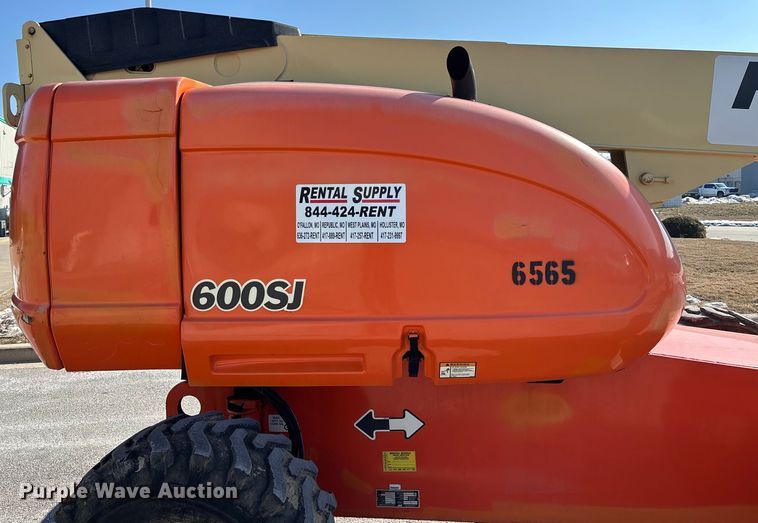 image for item FB2974 2007 JLG 600SJ boom lift