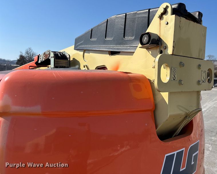 image for item FB2974 2007 JLG 600SJ boom lift