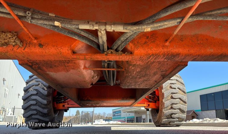 image for item FB2974 2007 JLG 600SJ boom lift