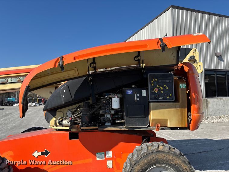 image for item FB2974 2007 JLG 600SJ boom lift