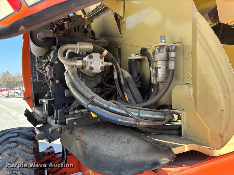 image for item FB2974 2007 JLG 600SJ boom lift