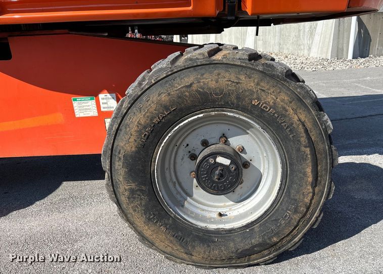 image for item FB2974 2007 JLG 600SJ boom lift