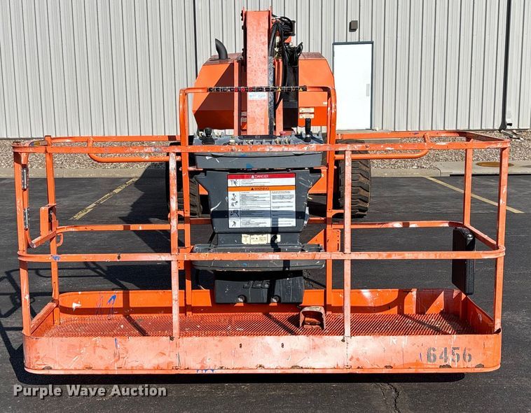 image for item FB2976 2007 JLG 600SJ boom lift