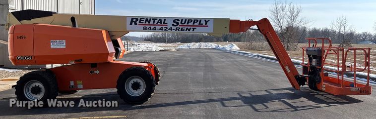 image for item FB2976 2007 JLG 600SJ boom lift