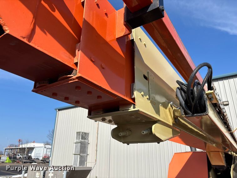image for item FB2976 2007 JLG 600SJ boom lift