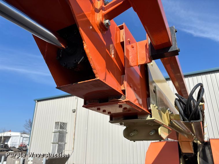 image for item FB2976 2007 JLG 600SJ boom lift