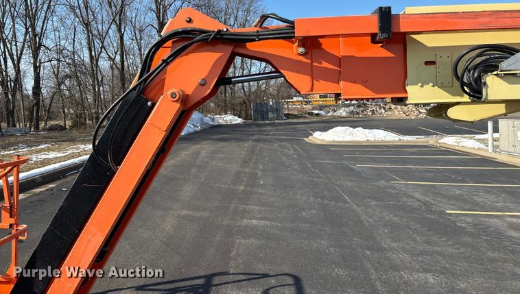 image for item FB2976 2007 JLG 600SJ boom lift