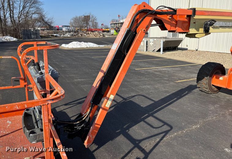 image for item FB2976 2007 JLG 600SJ boom lift